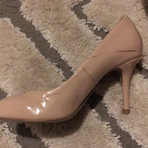 Nude Steve Madden Pumps Size 5 - Picture 2 of 3